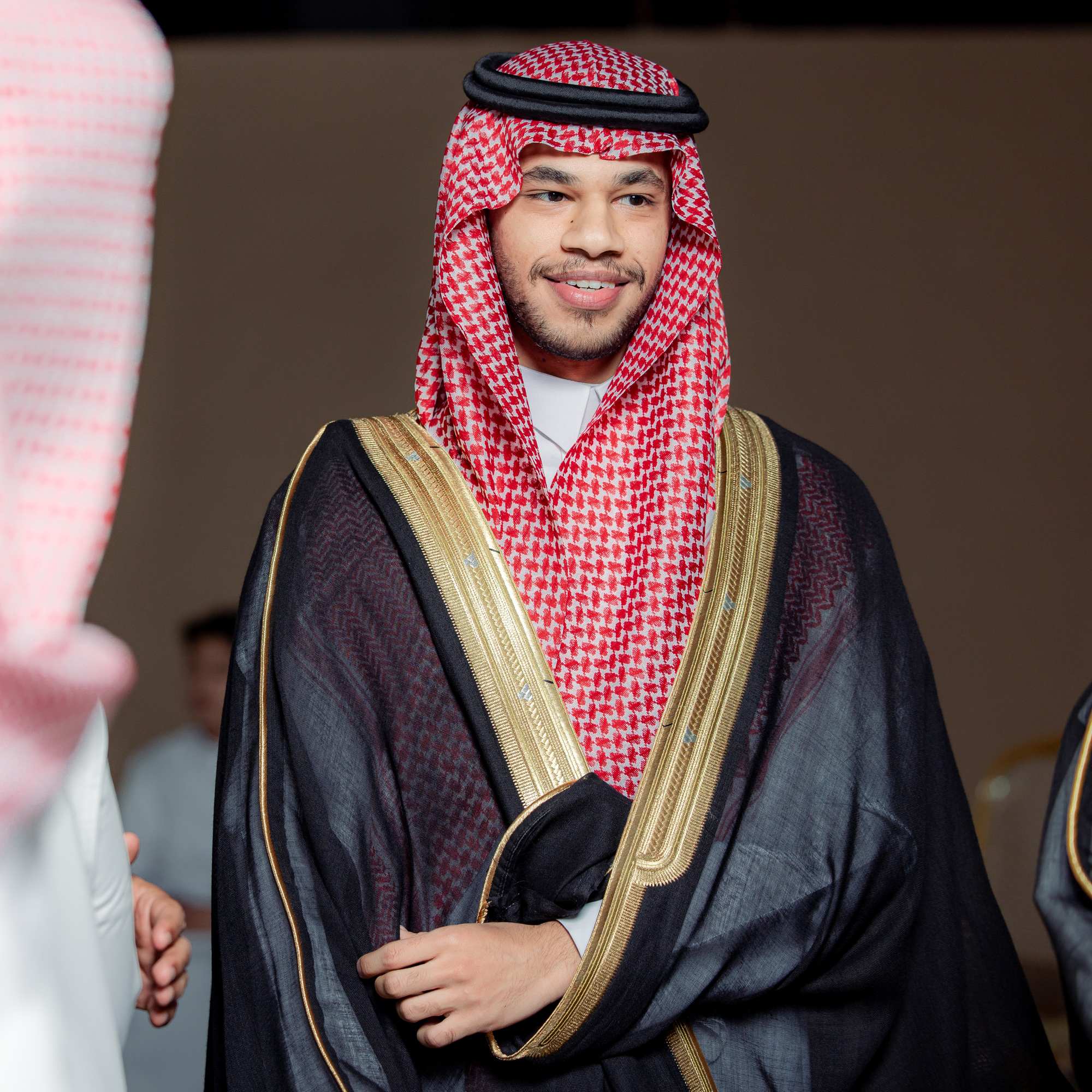 2v7a4257